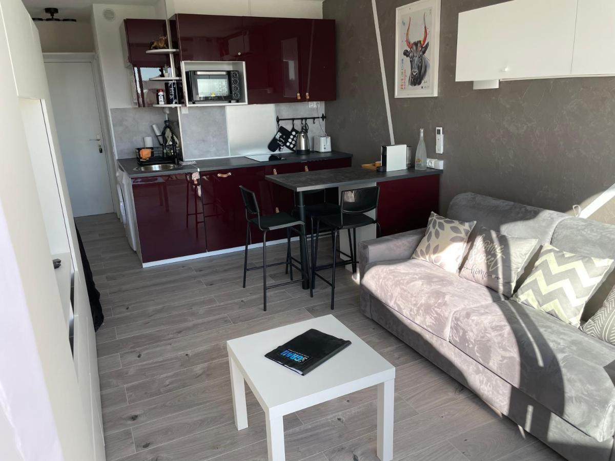 Superbe Studio, Terrasse, Piscine, Parking Le Grau-du-Roi Luaran gambar